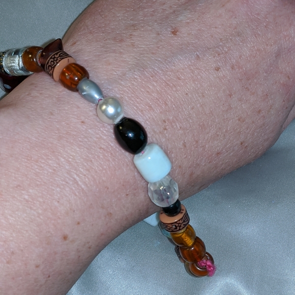 Vintage Beaded Bracelet - Picture 6 of 8